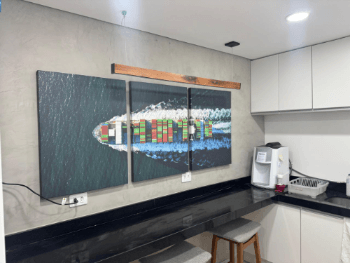 Quadro de bambu em moldura preta